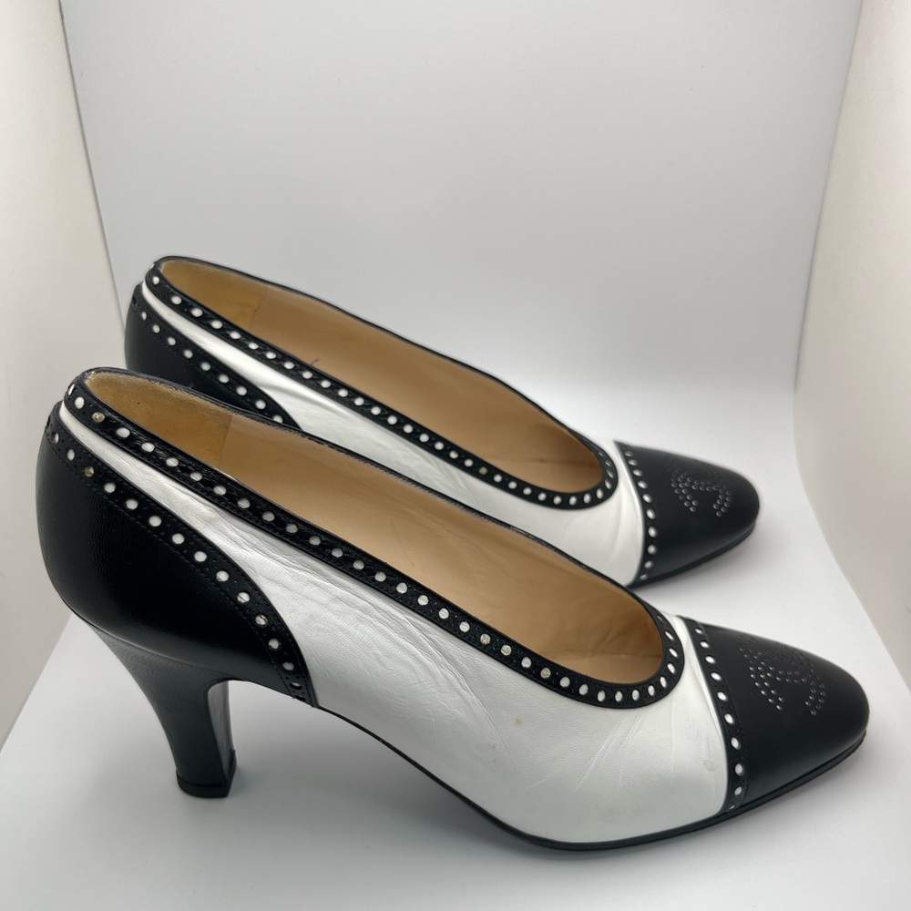Vintage CHANEL Spectator Pumps / Heels Women’s 7.5 - Picture 4 of 14